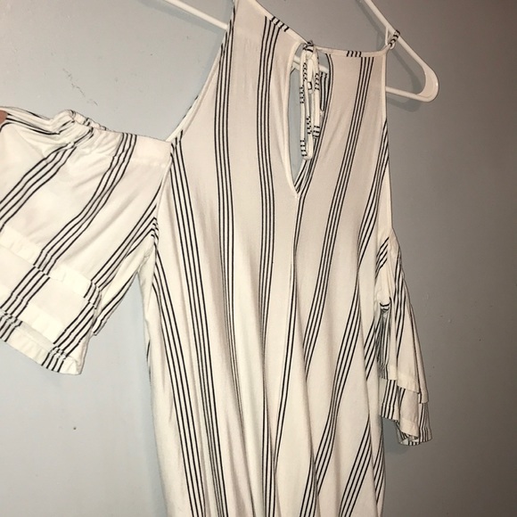 American eagle soft and sexy blouse, size medium, good condition - Picture 2 of 3